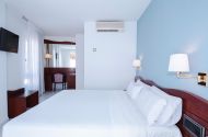 hab_doble_balcon_hotel_plaza_sant_feliu_de_guixols